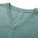 Wollpullover mit V-Ausschnitt