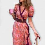 Elegantes pinkes Maxikleid mit kurzen Ärmeln