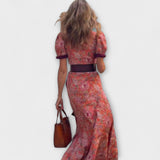 Elegantes pinkes Maxikleid mit kurzen Ärmeln