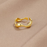 18K Gold Wellenring
