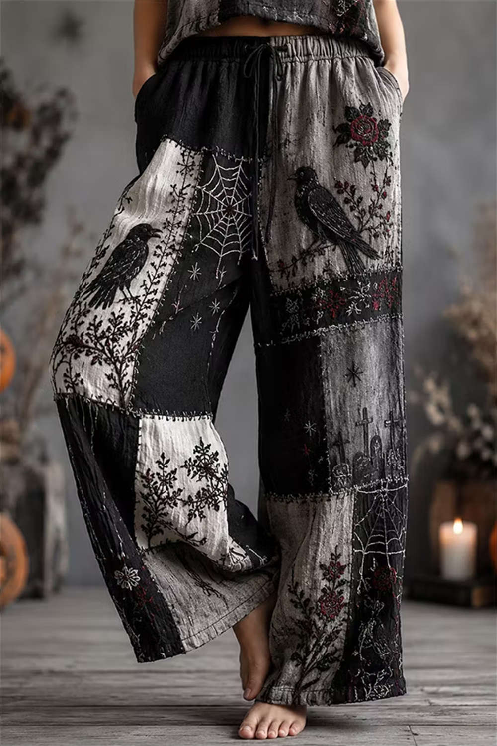 Vanessa | Halloween-inspirierte schwarz-graue Patchwork-Krähen-Rosen-Stickerei, Kordelzug, elastische Taille, weites Bein