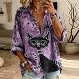Keira | Retro-Halloween-inspiriertes schwarzes Katzen-Kunstmuster-Shirt