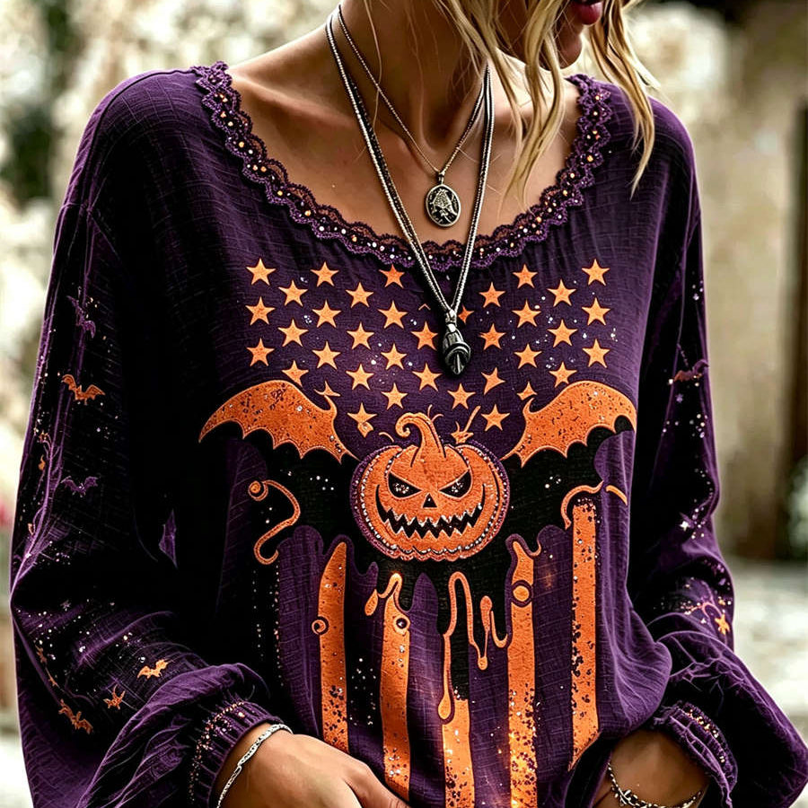 Alana | Halloween-inspirierte Langarmbluse mit V-Ausschnitt und Spitzenbesatz in Lila mit Kürbis- und Fledermaus-Sternmuster