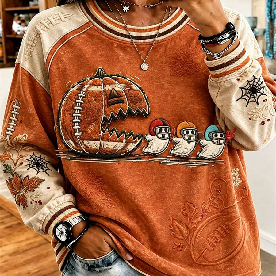 Leonor | Halloween-inspiriertes, langärmliges Rundhals-Sweatshirt mit orange-beigem Kürbis-Geister-Fußball-Print