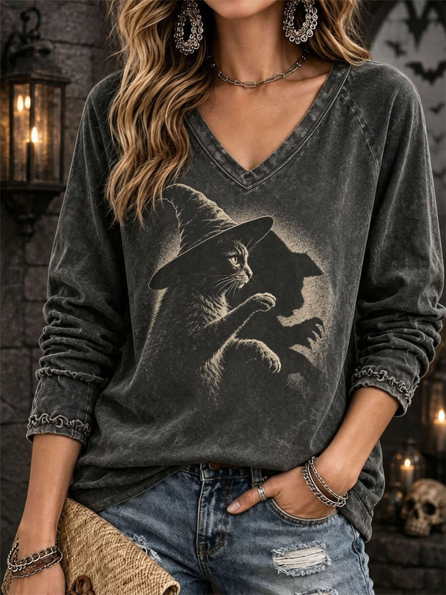 Zara | Von Halloween inspiriertes, dunkelgraues, langärmliges Oberteil mit Hexenkatzen-Print und V-Ausschnitt