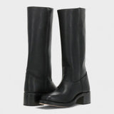 Klassische Reitstiefel mit hohem Schaft