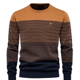 Der Herrenpullover Ekkehard Męski im klassischen Stil vereint maximalen Komfort