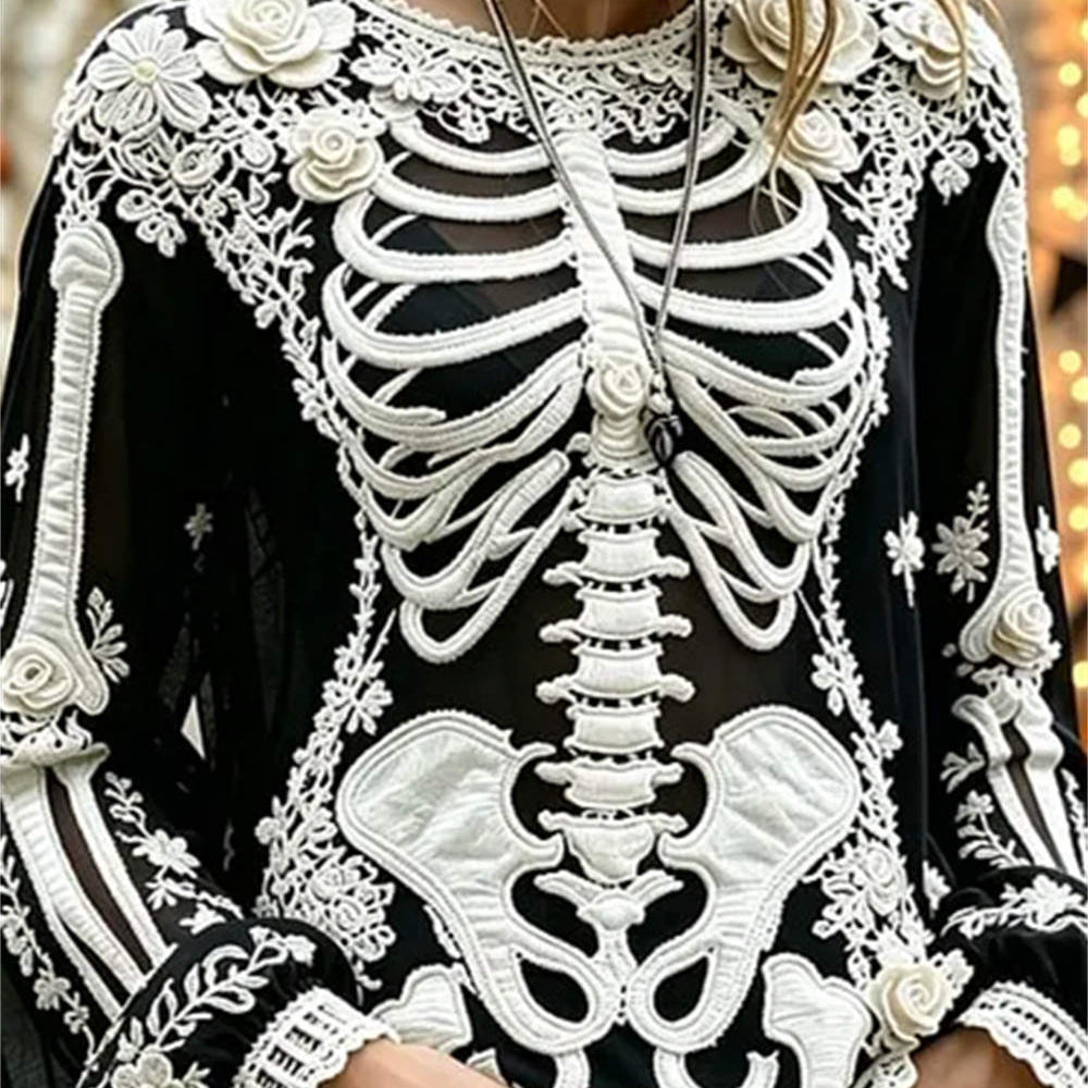 Mila | Von Halloween inspirierte, schwarze, geblümte, langärmlige Bluse mit Rundhalsausschnitt und Spitzenprint