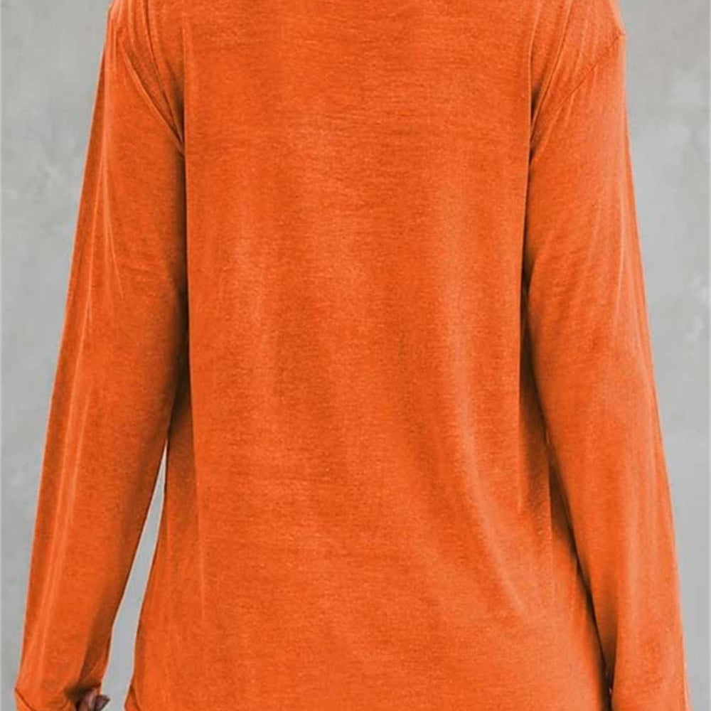 Sadie | Halloween-inspirierte orange Hexen-Bluse mit Buchstaben-Print und V-Ausschnitt