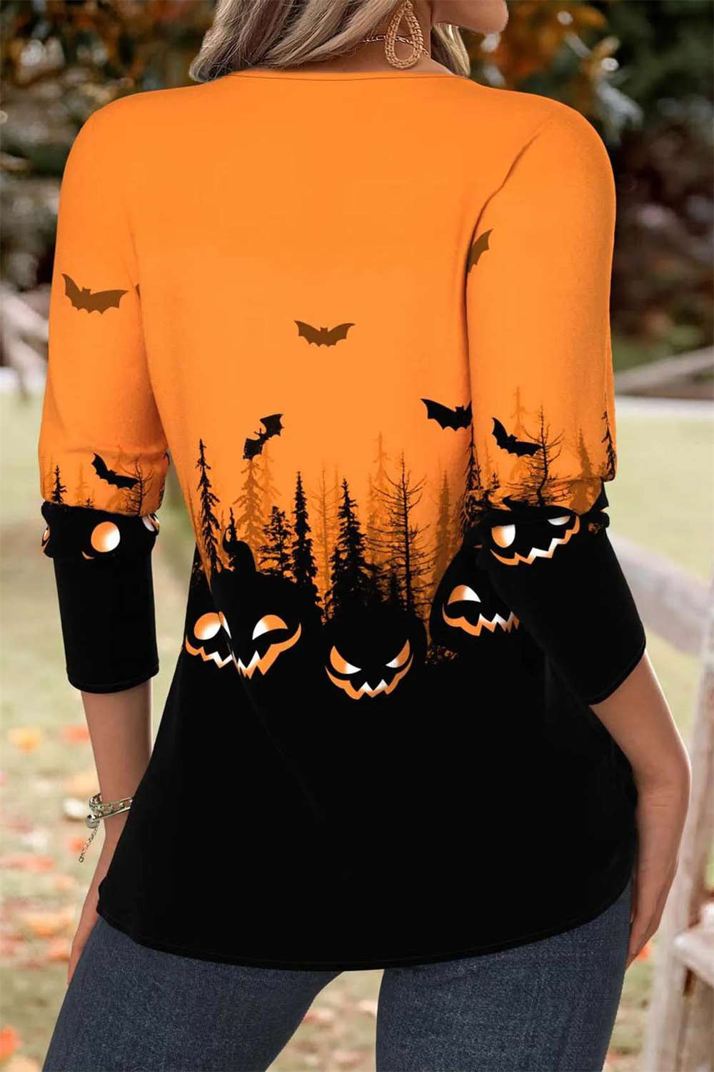 Yara | Halloween-inspirierte orangefarbene Halloween-Langarmbluse mit geteiltem Ausschnitt