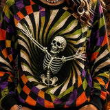 Caroline | Halloween-inspiriertes Rundhals-Sweatshirt mit mehrfarbigem Spiralkaro und Totenkopf-Print