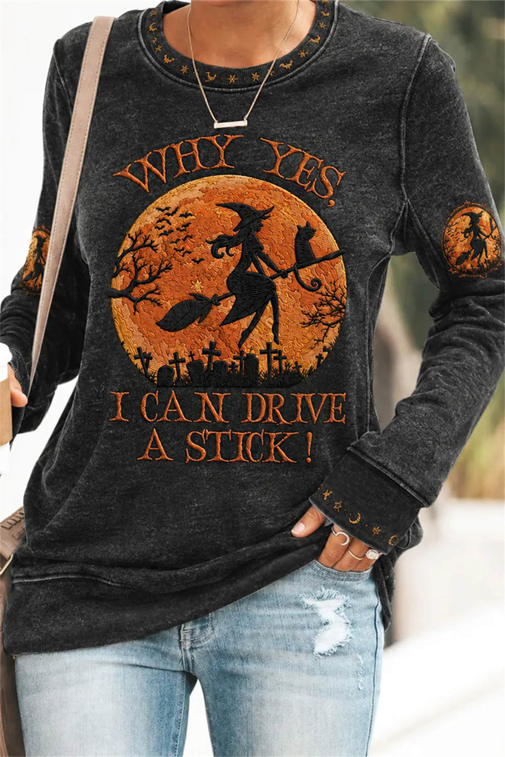Leah | Halloween-inspiriertes schwarzes Langarm-Sweatshirt mit Hexenmond-Print und Rundhalsausschnitt