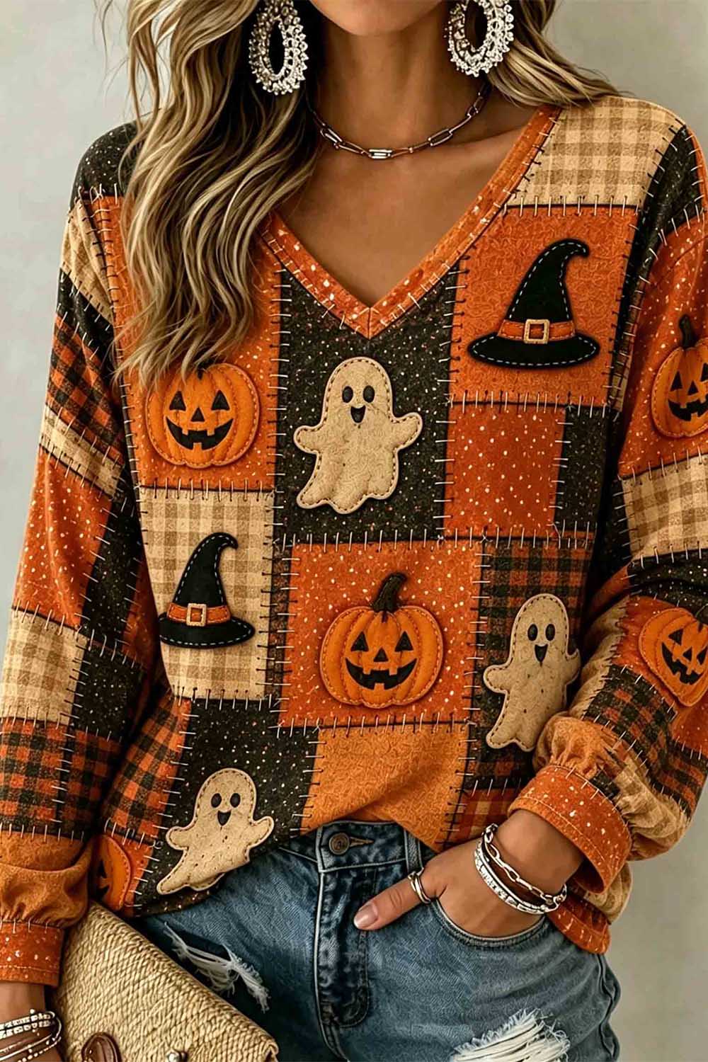Diana | Halloween-inspiriertes, mehrfarbig kariertes, langärmeliges Geister-Kürbis-Patchwork-Oberteil mit V-Ausschnitt