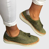Iris | Perforierte Wildleder Slipper mit Quasten