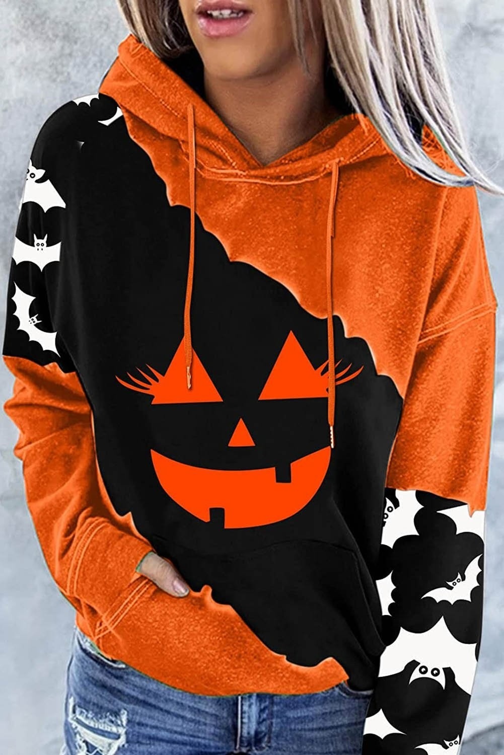 Fabiana | Langarm-Sweatshirt mit Kapuze und Halloween-inspiriertem Aufdruck